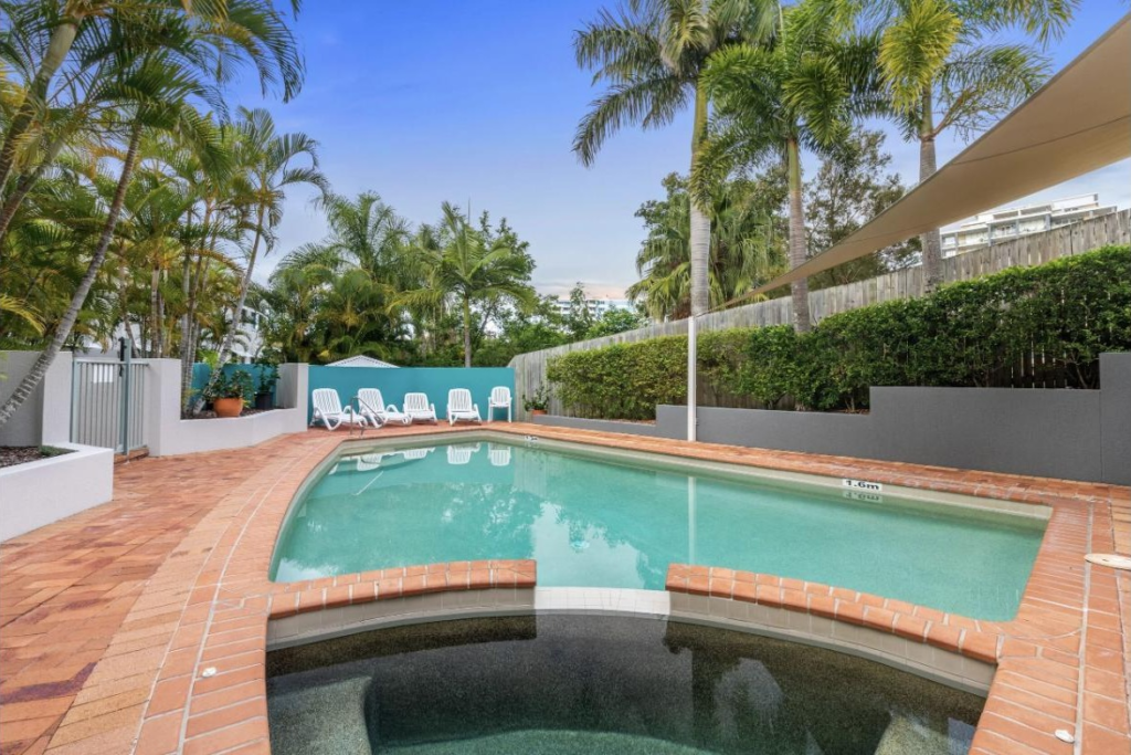 Kings Bay Apartments heated swimming pool